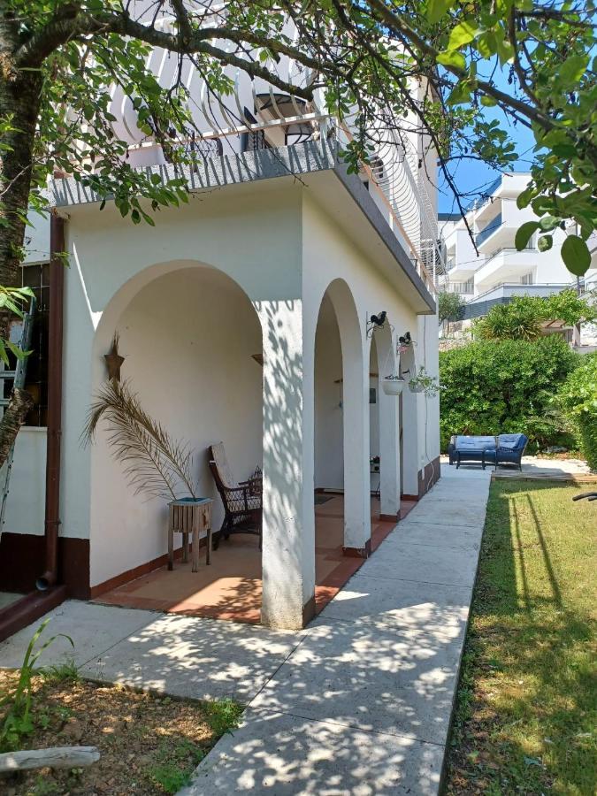 Apartment Bunjo'S Beach House 特罗吉尔 外观 照片