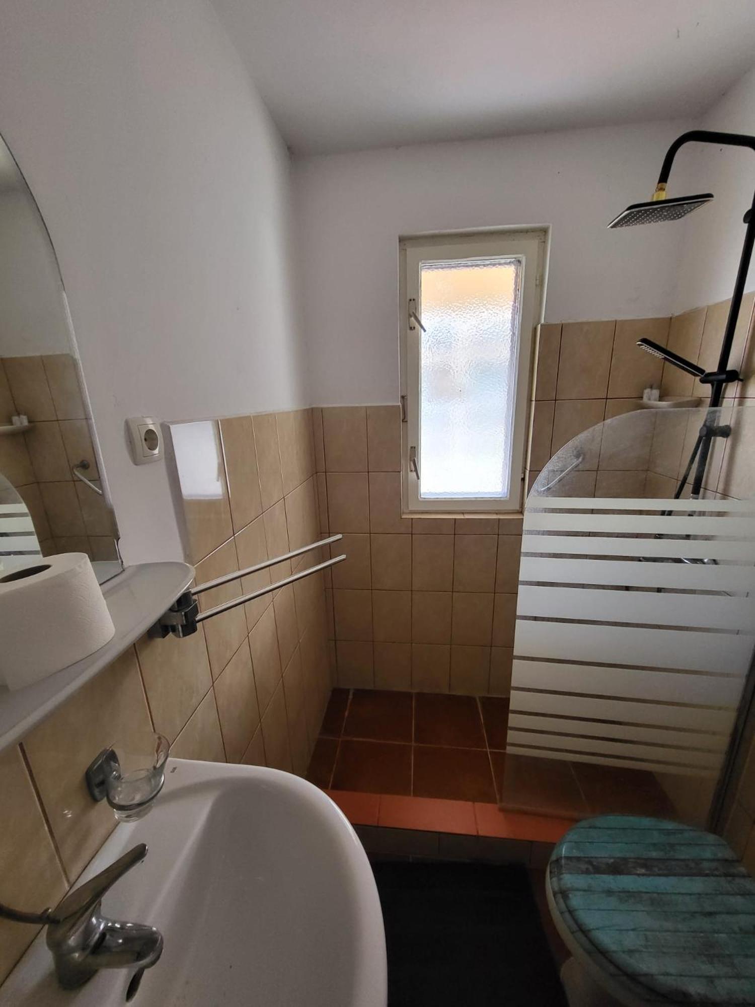 Apartment Bunjo'S Beach House 特罗吉尔 外观 照片